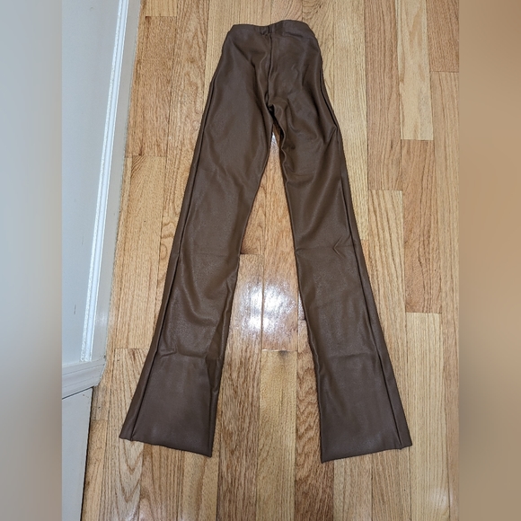 NWT SKIMS FAUX LEATHER SEAMED BOOT CUT PANTS IN JASPER - Picture 2 of 7
